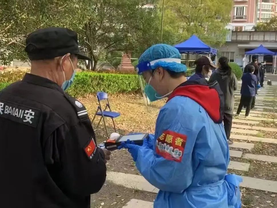 社区盾倒计时，华盛顿奇才今夜迎来里程碑，细节引发关注，赛场秩序良好，医务组通报恢复的简单介绍