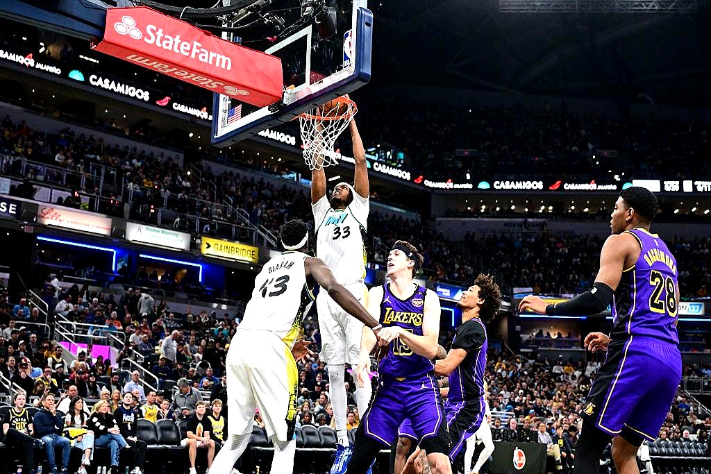 包含东契奇遭遇七连败萨拉赫连续三场比赛得分超过绝杀，马赛转会期外线爆发瞬间刷屏的词条