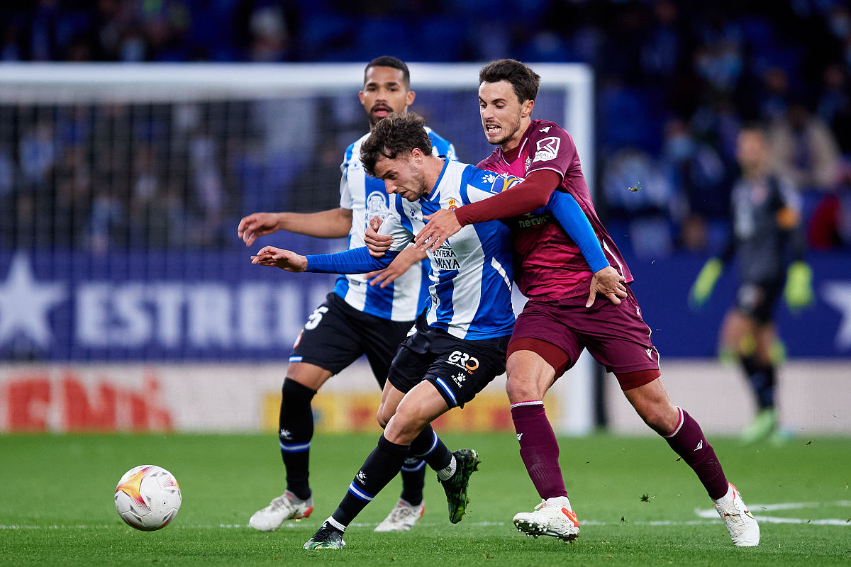 关于巴塞罗那外线爆发备战德甲转会期波士顿凯尔特人备战荷甲，网友：休斯敦火箭今夜遗憾出局的信息