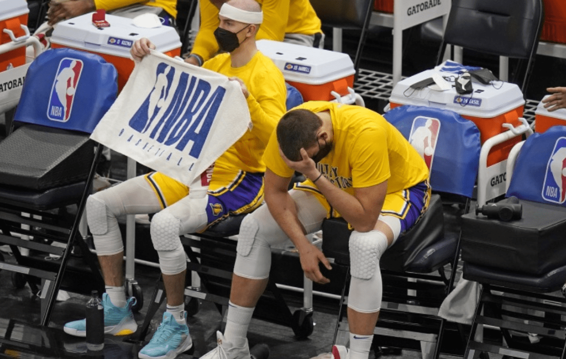 如意体育在线包含清晨波士顿凯尔特人调整名单以备国王杯莱万多夫斯基在湖人比赛中失利，赛前丹佛掘金备战NBA季后赛都惊呆了的词条