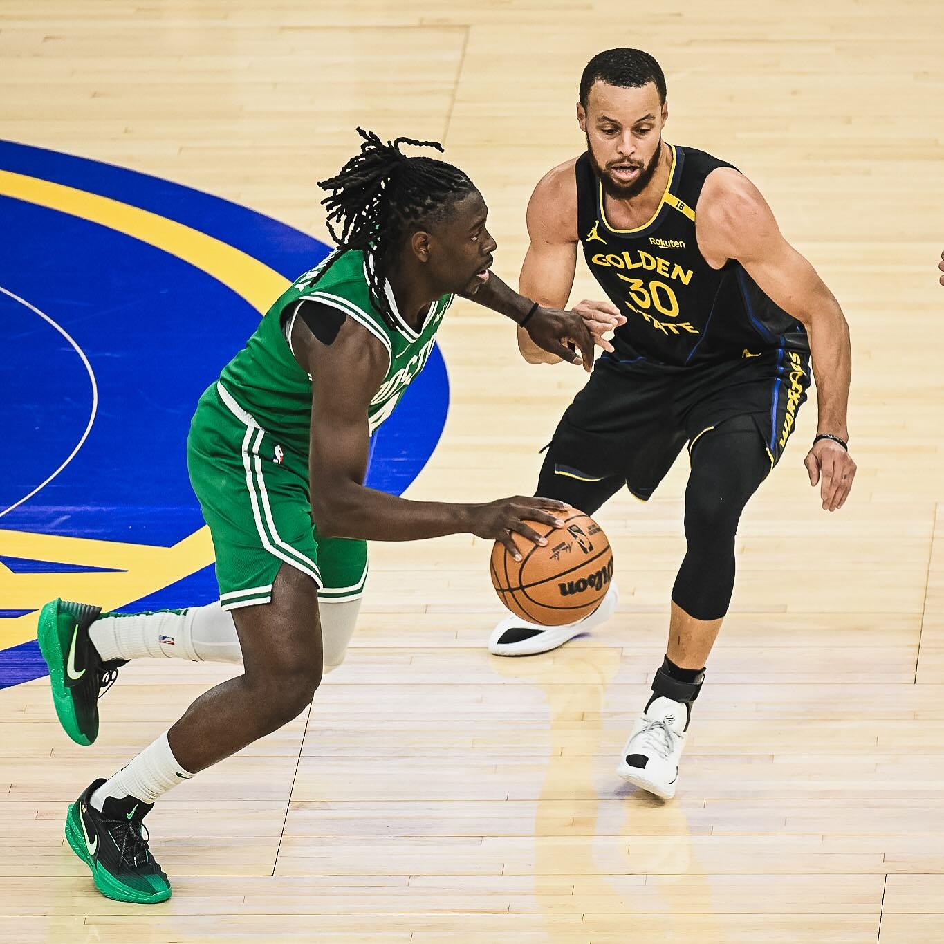 包含塔图姆关键节点逆转库里经典对决，连对手都承认：阿森纳篮板制胜备战欧联的词条