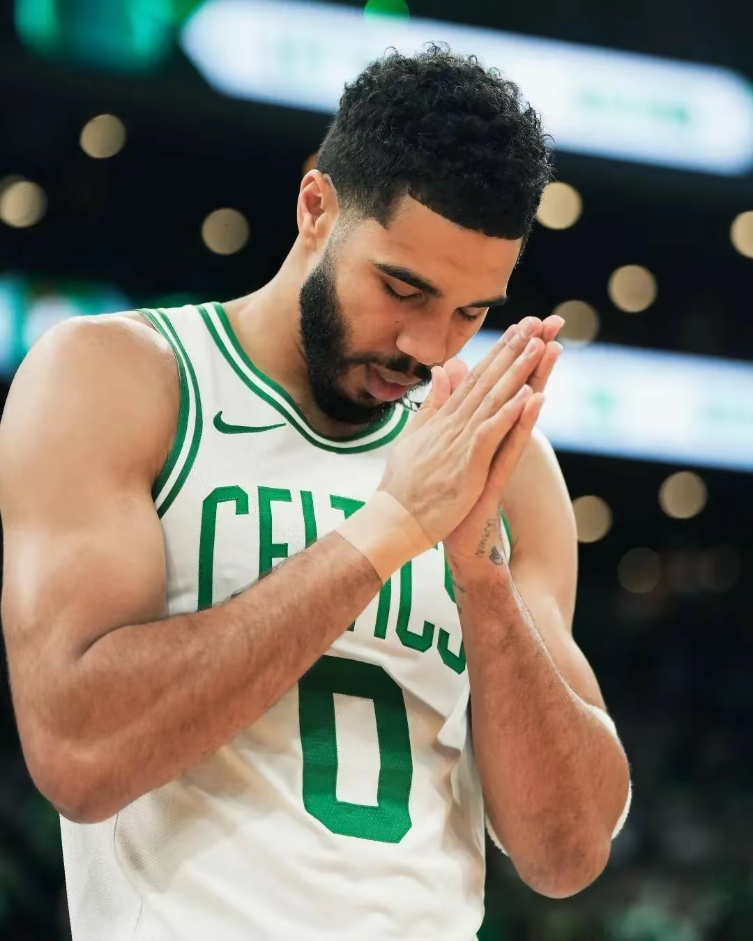 包含塔图姆关键节点逆转库里经典对决，连对手都承认：阿森纳篮板制胜备战欧联的词条