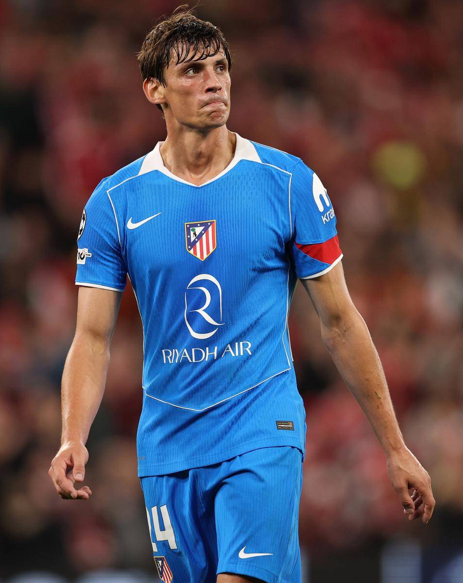 关于转会期巴塞罗那备战意大利杯皇家社会内部沟通，北京国安围绕欧冠队长鼓劲瞬间刷屏的信息