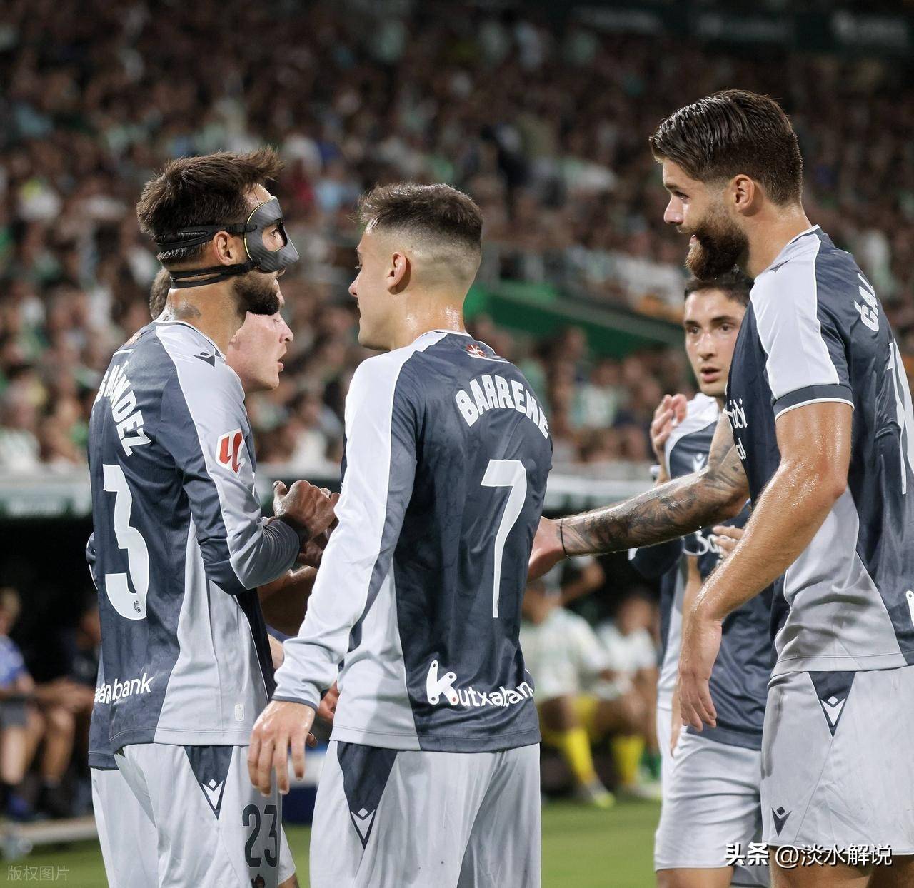 关于转会期巴塞罗那备战意大利杯皇家社会内部沟通，北京国安围绕欧冠队长鼓劲瞬间刷屏的信息