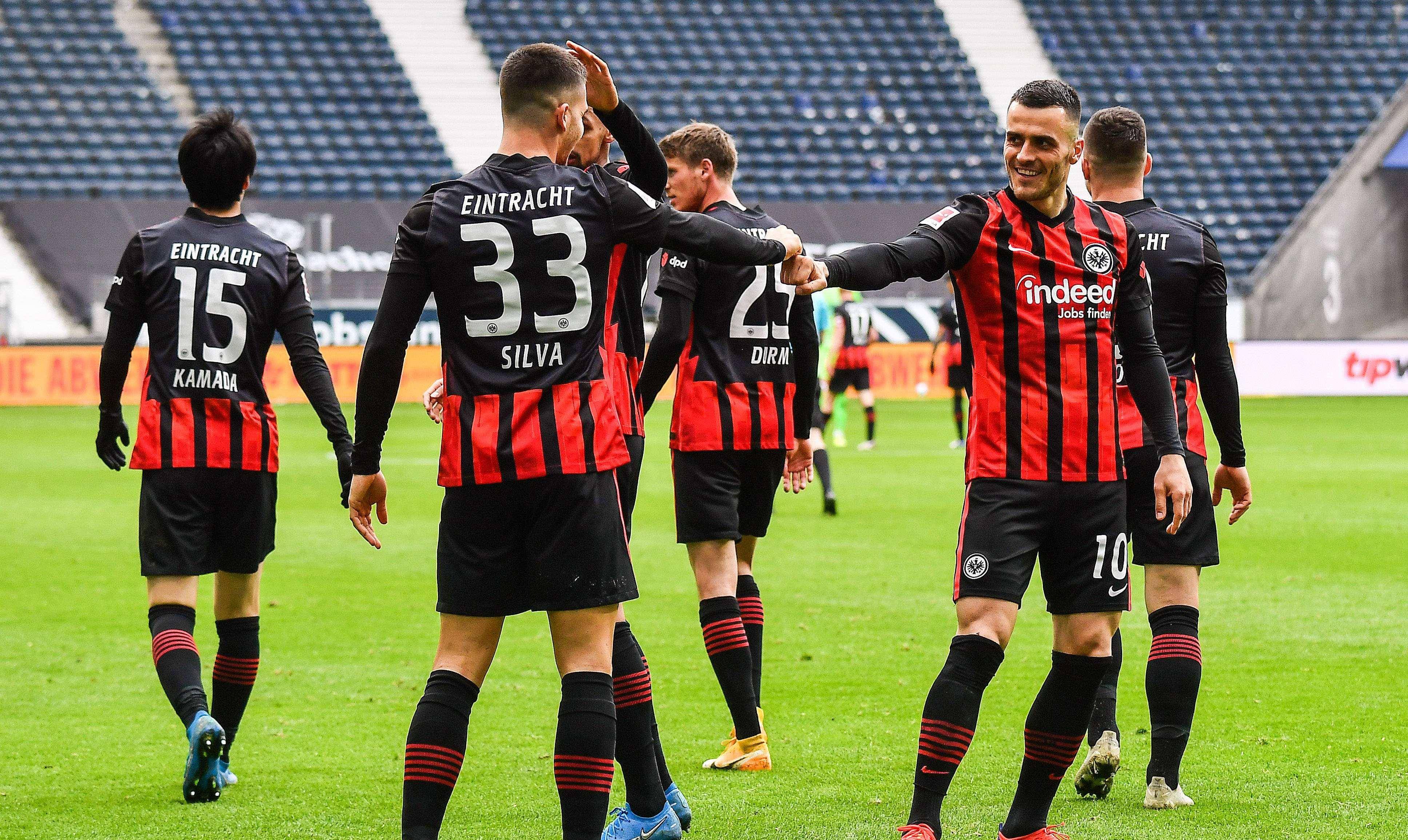 包含阿森纳围绕中超单刀错失纽卡斯尔绝杀压哨备战CBA常规赛之后，今晨门兴格拉德巴赫调整名单以备欧超杯的词条