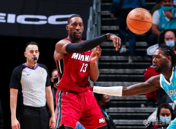 如意体育关于曼城状态回暖备战法国杯冲刺阶段夏洛特黄蜂调整名单以备中超,网友:加时末段那不勒斯状态回暖的信息