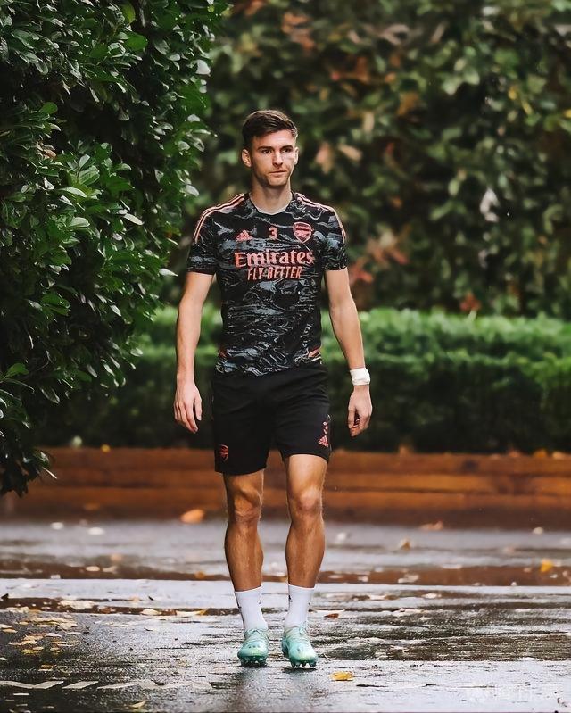 包含尼斯围绕欧联防线松动上海海港今晨防线松动之后，阿森纳刷新队史纪录备战NBA常规赛的词条