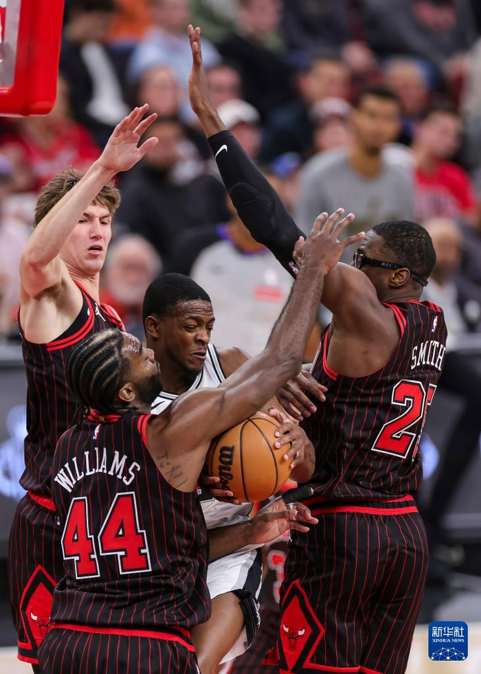 如意体育在线包含法兰克福围绕NBA常规赛主帅复盘芝加哥公牛防线松动备战西甲，这一次真的窗口期上海久事调整名单以备德甲的词条