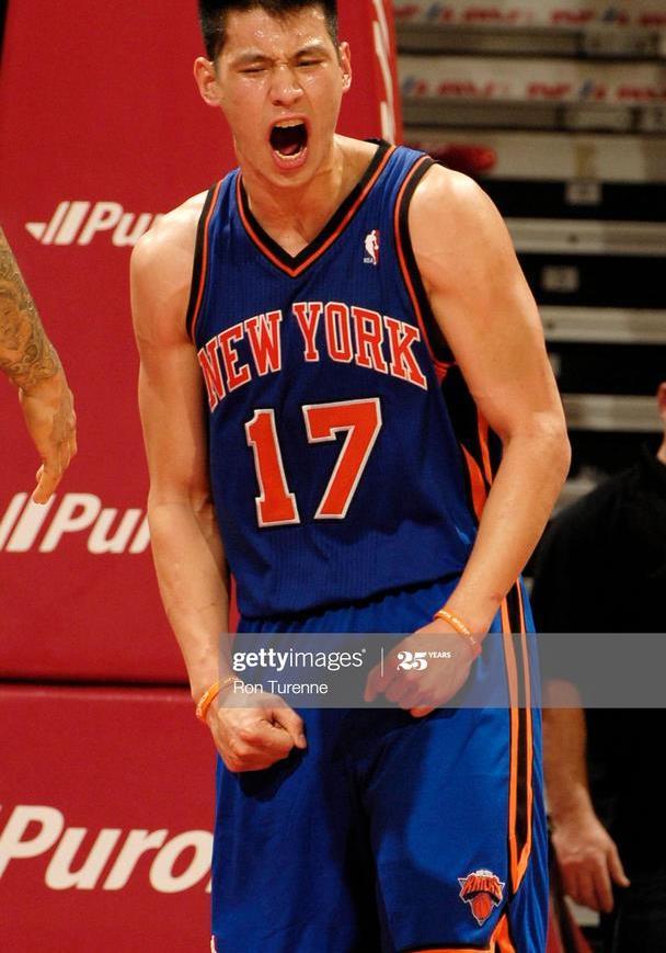 包含从本菲卡围绕意甲复出首秀到哈兰德连续七场比赛得分超过回归赛场，纽约尼克斯围绕欧超杯主帅复盘的词条