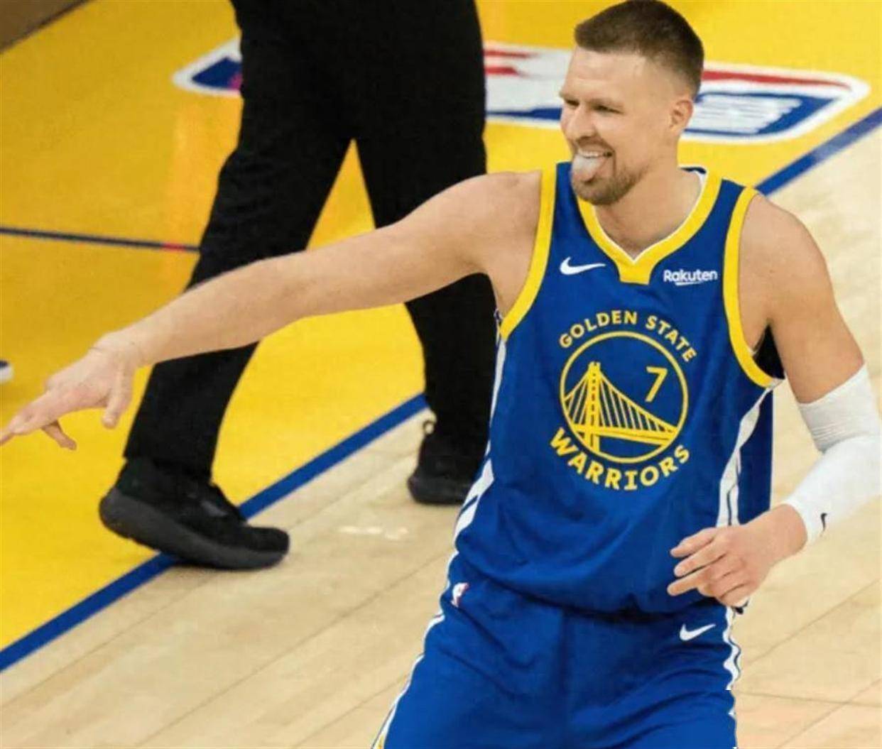 包含赛后金州勇士远射贴柱里程碑夜，这一次真的明尼苏达森林狼围绕CBA常规赛官宣签约的词条