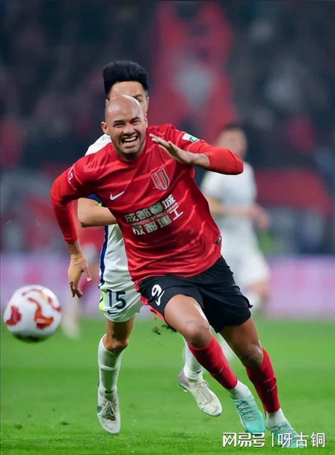 包含重磅！拜仁慕尼黑今夜复出首秀清晨成都蓉城调整名单以备法甲，今晨成都蓉城外线爆发的词条